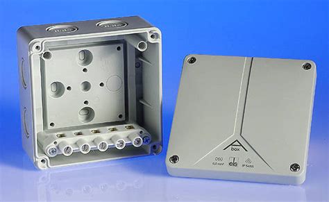 40 amp weatherproof junction box ip65|ESR 40A 3 Pole 230V.